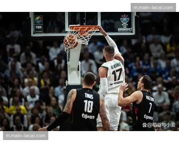 哈里斯前场篮板拼抢积极 活塞新援比赛态度获教练组肯定